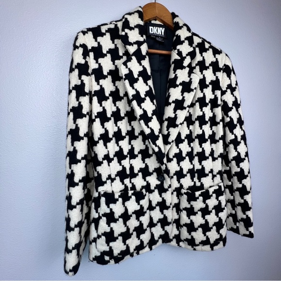 DKNY Houndstooth Tweed Black and Cream 2 Button Wool Blazer with Front Pockets - Picture 2 of 8